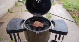 How to Master Weber Grilling in Wet Weather