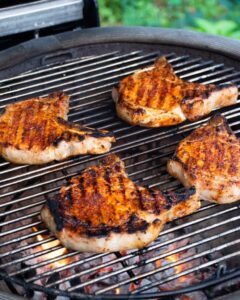 Grill Like a Pro: How to Cook Thin Pork Chops [with Expert Tips and Stats]