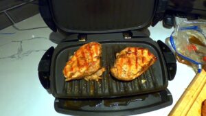 Mastering the George Foreman Grill: A Step-by-Step Guide to Cooking Delicious Meals [with Tips and Tricks from a Pro Chef]